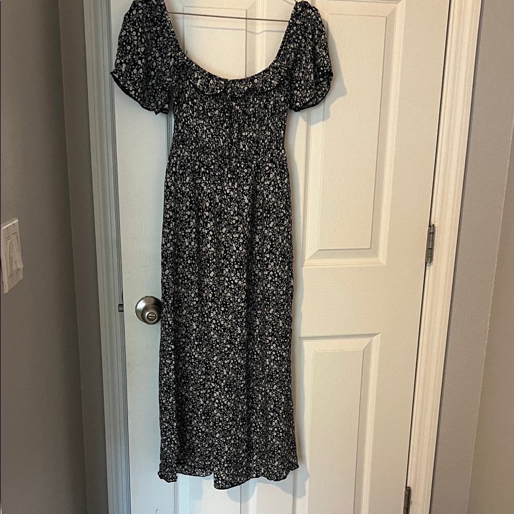 Chic Black Floral Maxi Dress